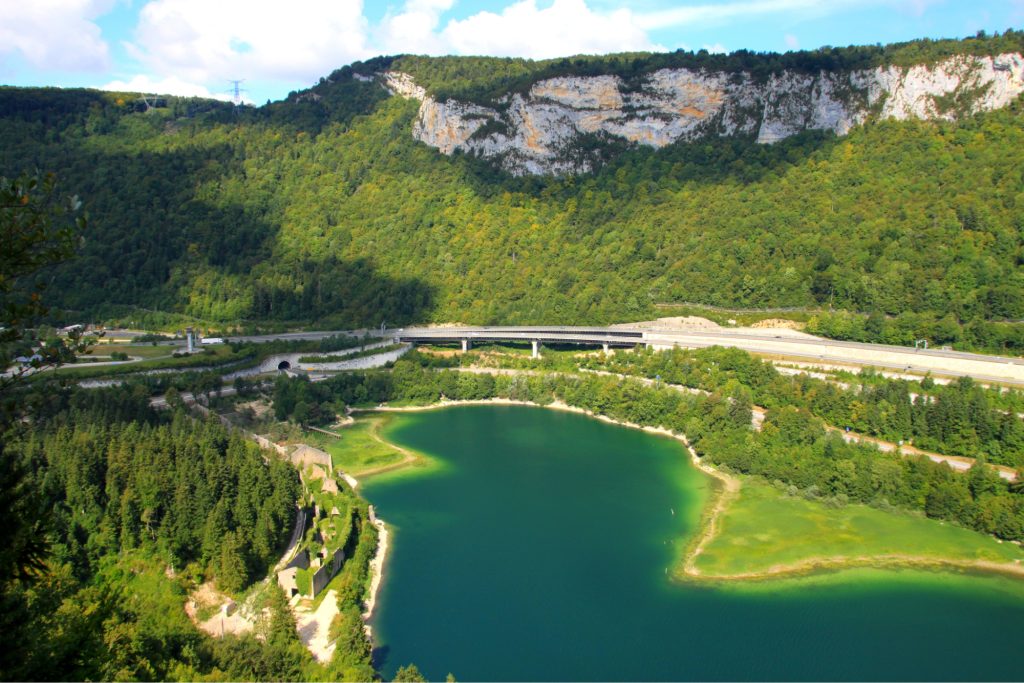 Lac de Syllans, Haut-Bugey Plastics Vallee